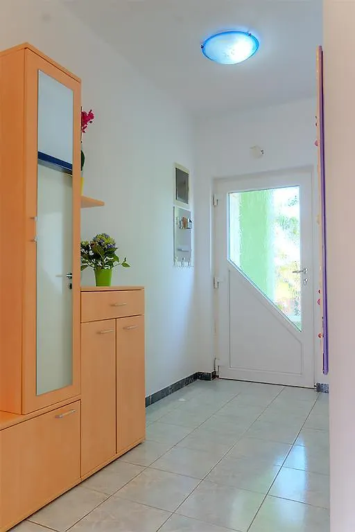 Luxury Art Apartment Pula 0*,